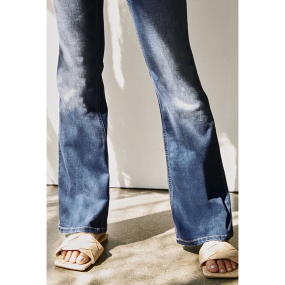 KanCan | Melonie High Rise Bootcut Button Jeans - Picture 6 of 8